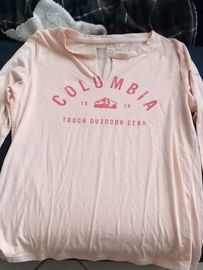 Columbia Light Pink Long Sleeve Graphic Shirt